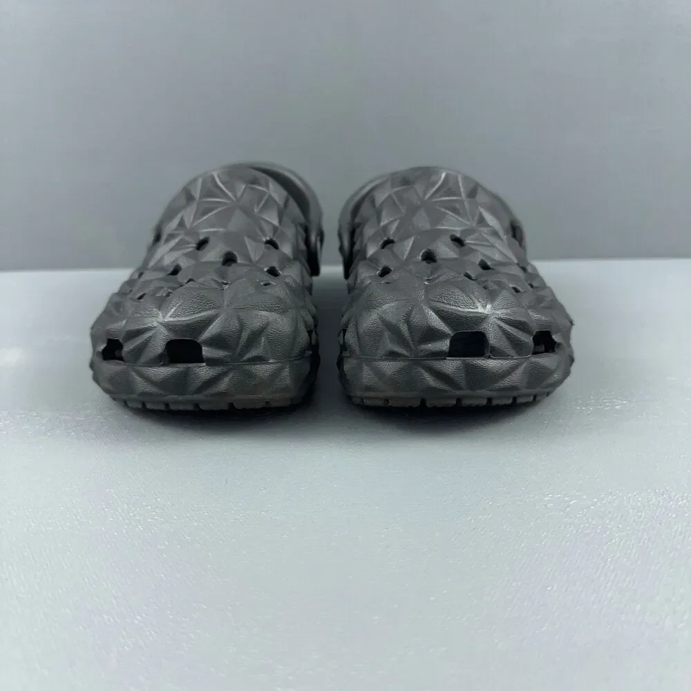 Crocs Kids Classic Geometric Clogs Black size 11 C Boys Girls Unisex Sandals